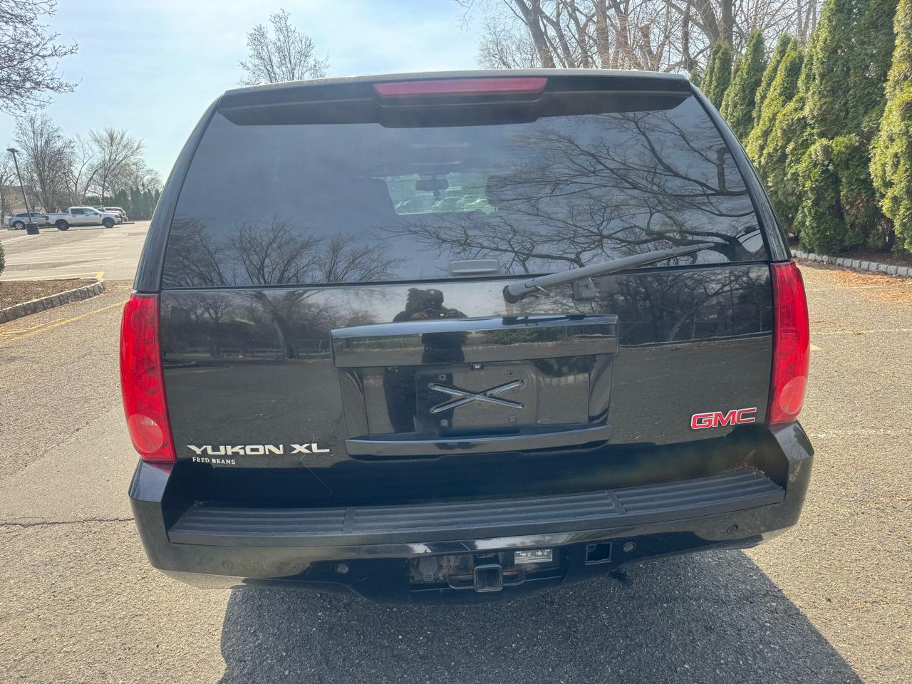 GMC Yukon XL SLT 1/2 Ton 4WD 2013