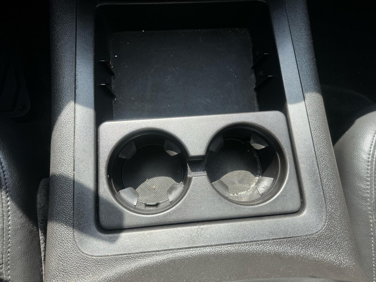 GMC Yukon XL SLT 1/2 Ton 4WD 2013