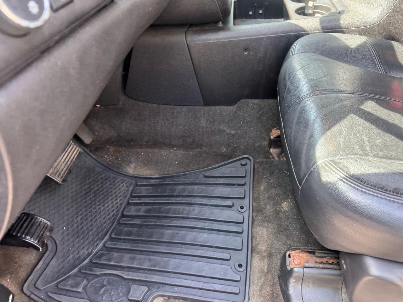 GMC Yukon XL SLT 1/2 Ton 4WD 2013