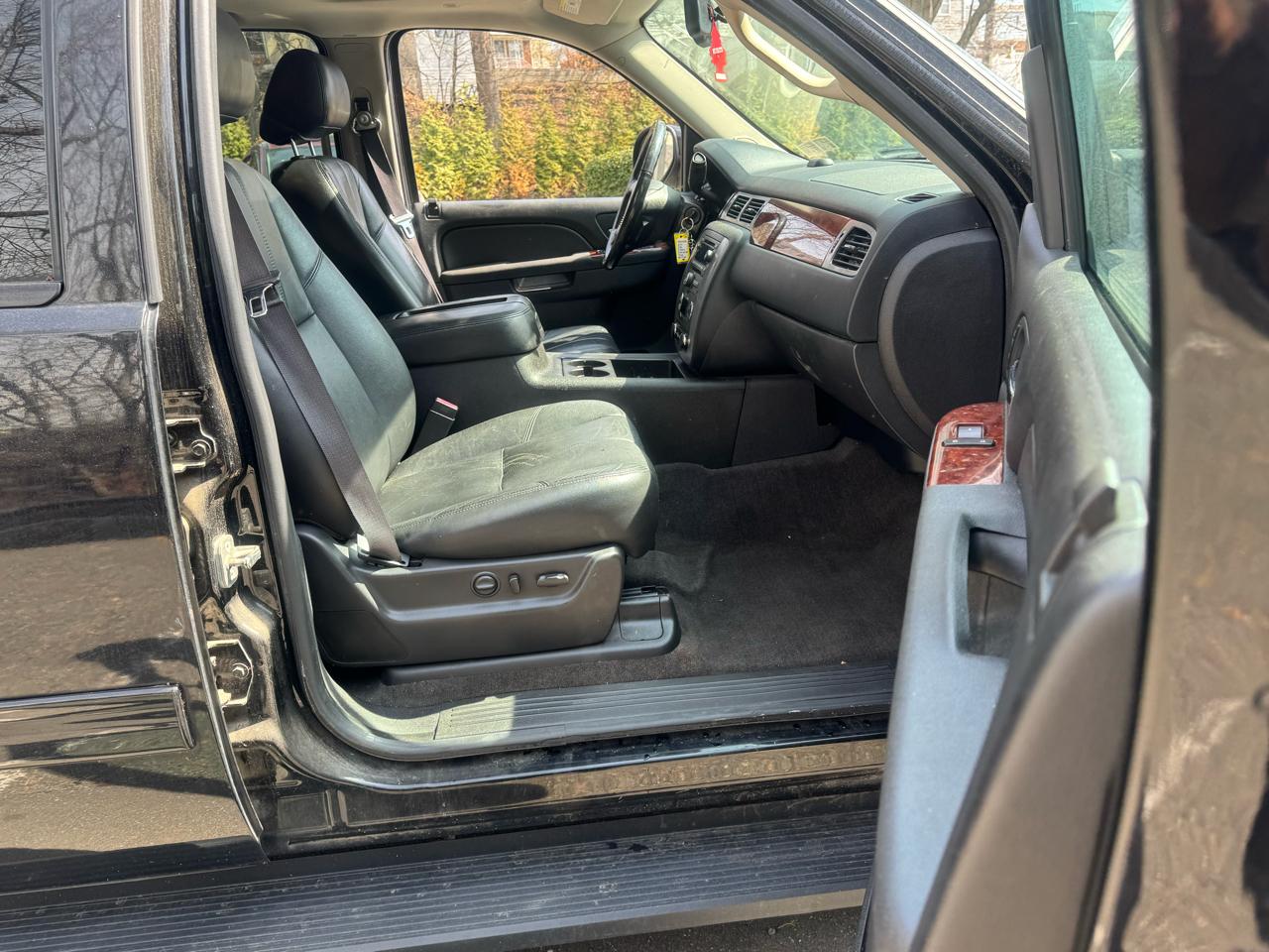 GMC Yukon XL SLT 1/2 Ton 4WD 2013