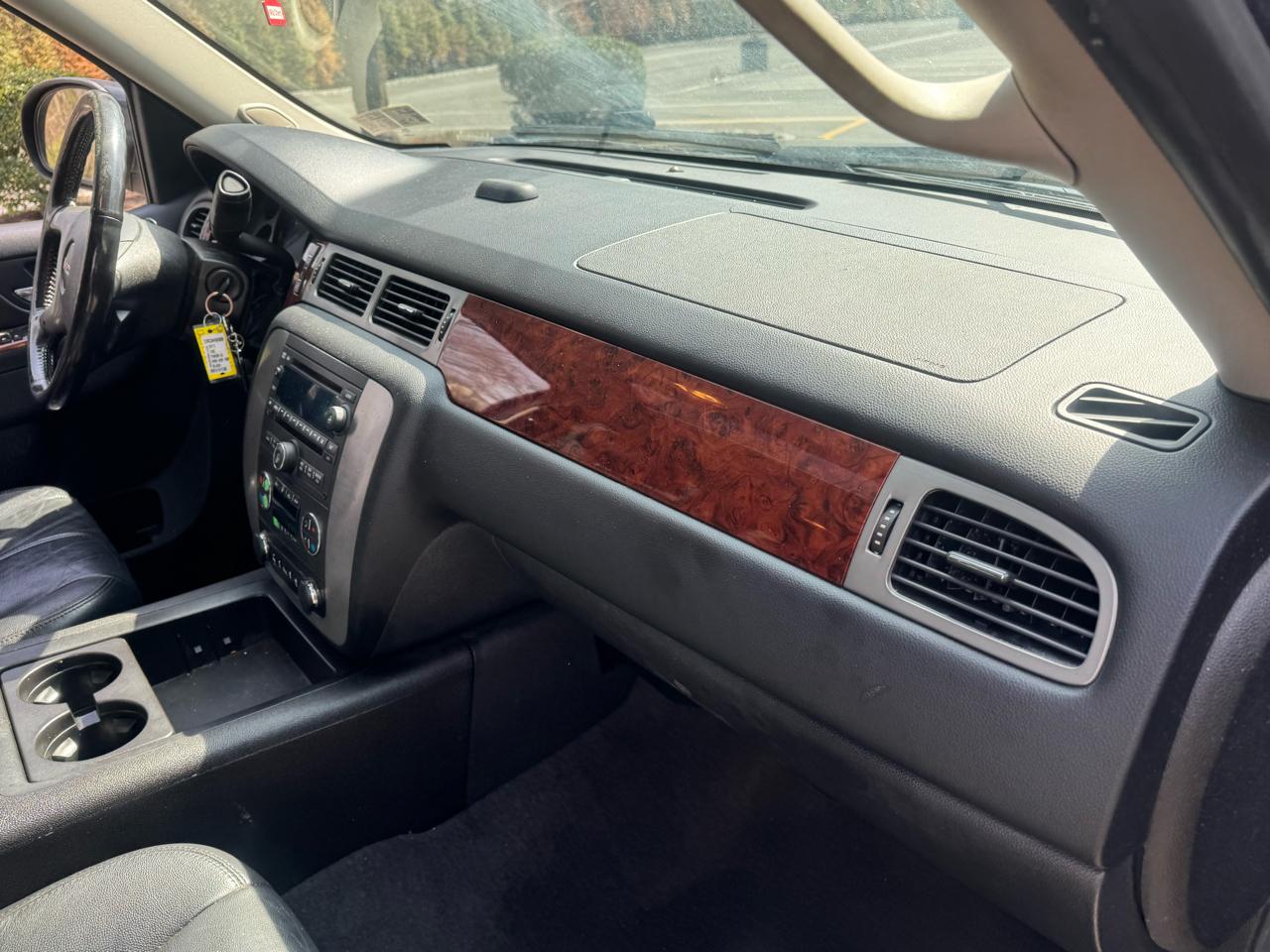 GMC Yukon XL SLT 1/2 Ton 4WD 2013