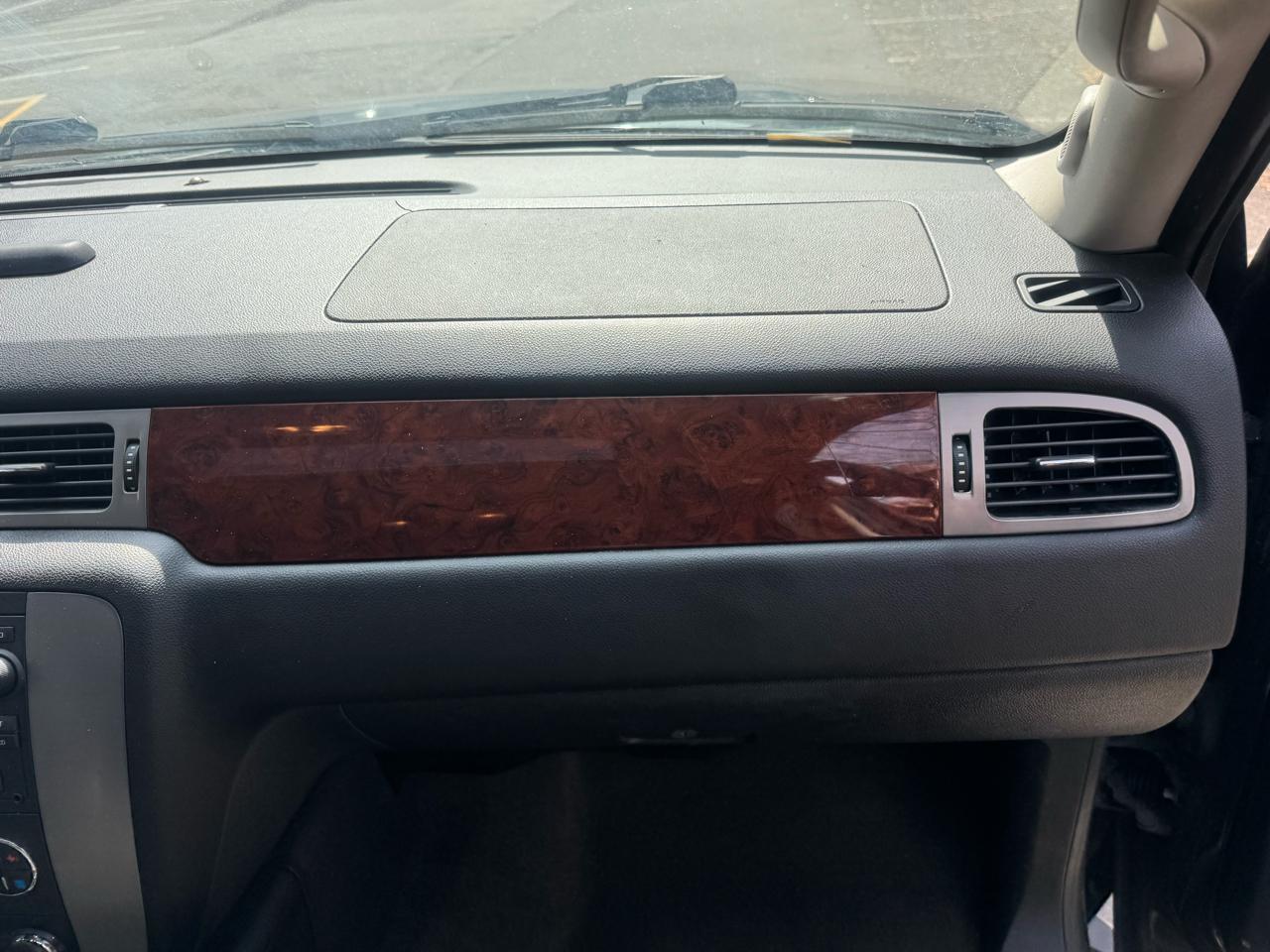 GMC Yukon XL SLT 1/2 Ton 4WD 2013