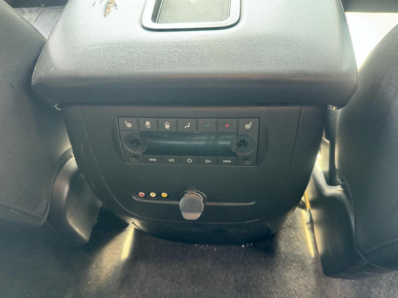 GMC Yukon XL SLT 1/2 Ton 4WD 2013