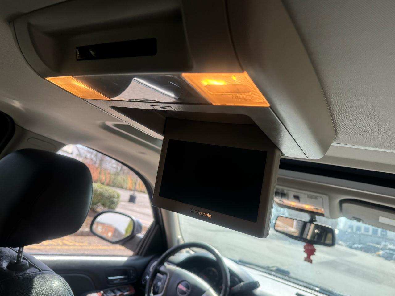 GMC Yukon XL SLT 1/2 Ton 4WD 2013