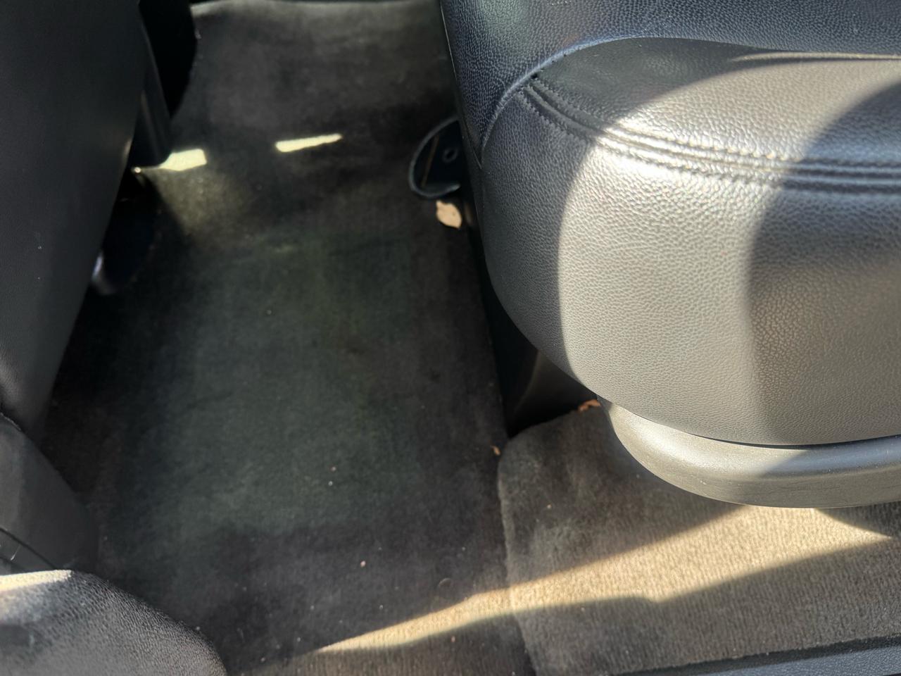 GMC Yukon XL SLT 1/2 Ton 4WD 2013