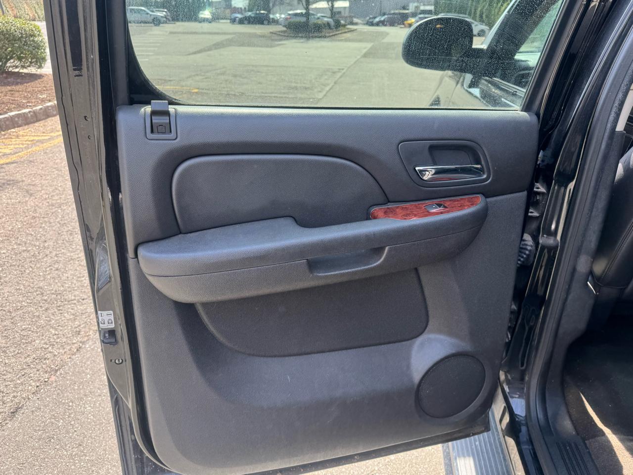 GMC Yukon XL SLT 1/2 Ton 4WD 2013