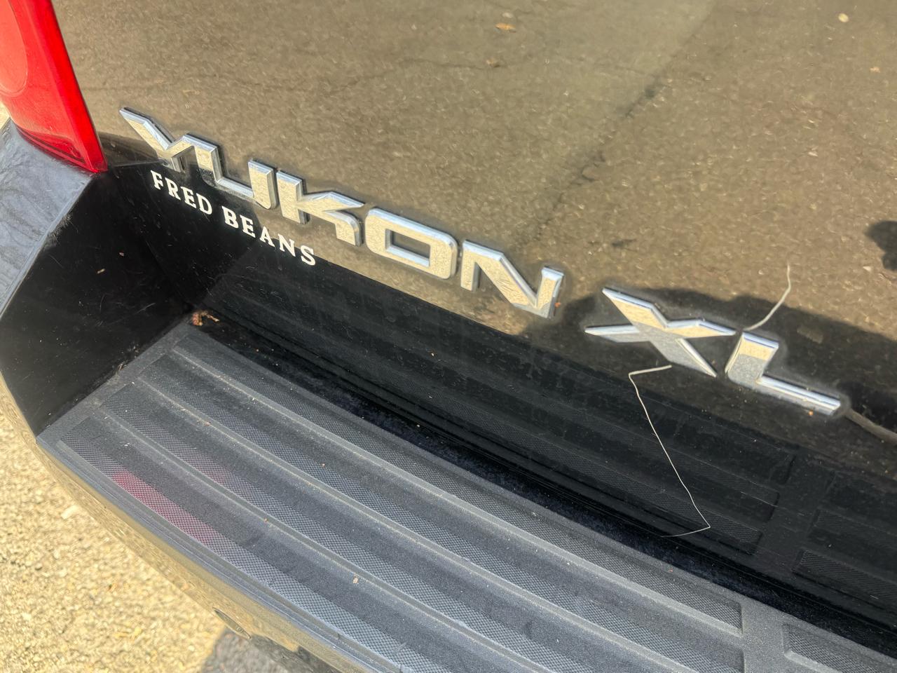 GMC Yukon XL SLT 1/2 Ton 4WD 2013