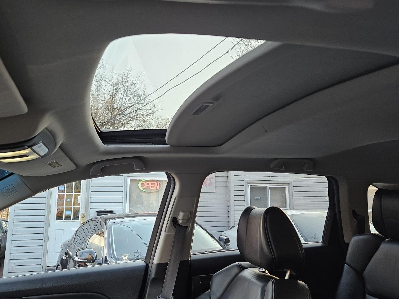 Acura MDX 6-Spd AT w/Tech Package 2012