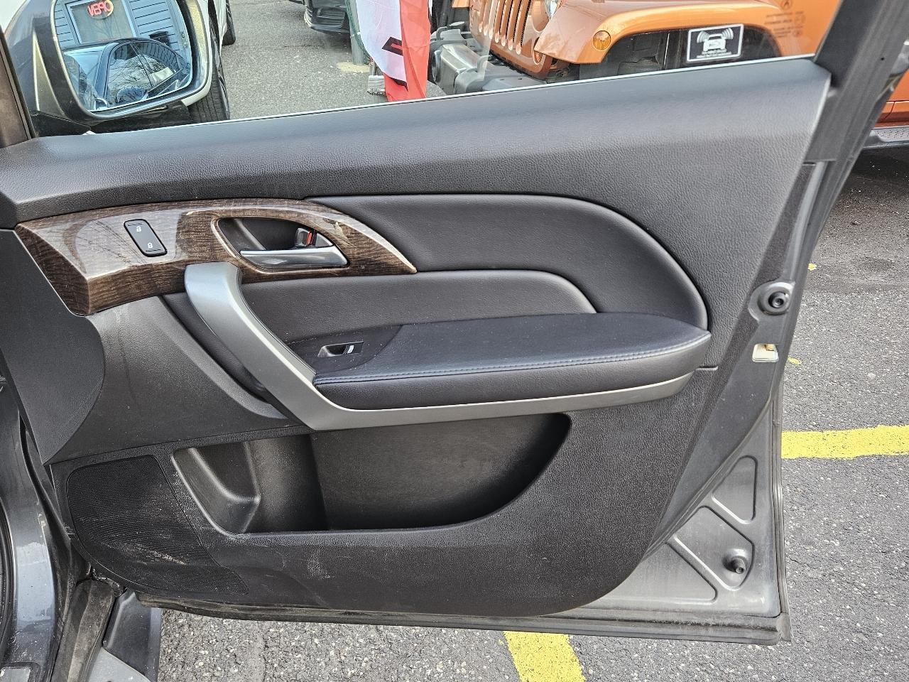 Acura MDX 6-Spd AT w/Tech Package 2012