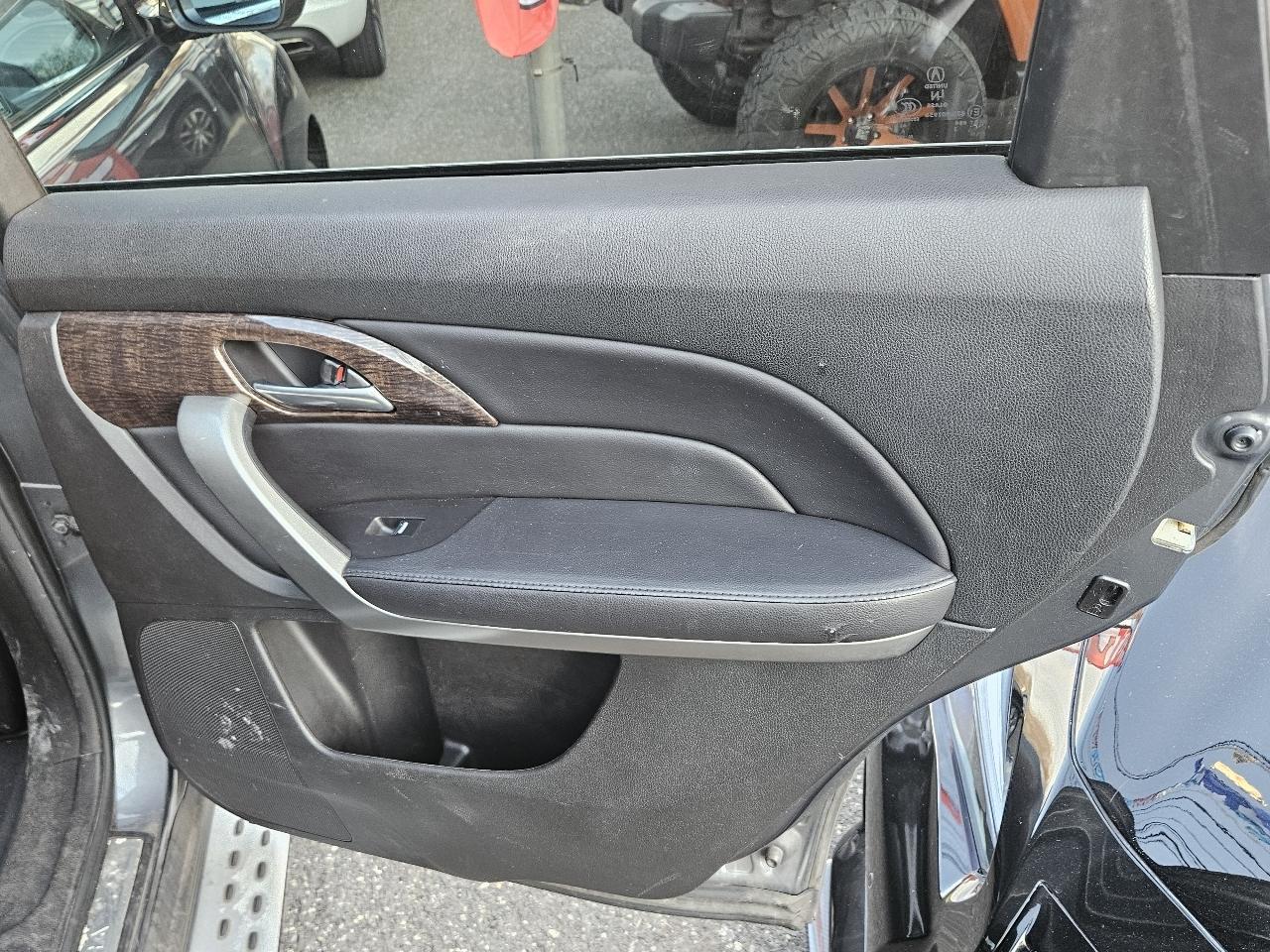 Acura MDX 6-Spd AT w/Tech Package 2012