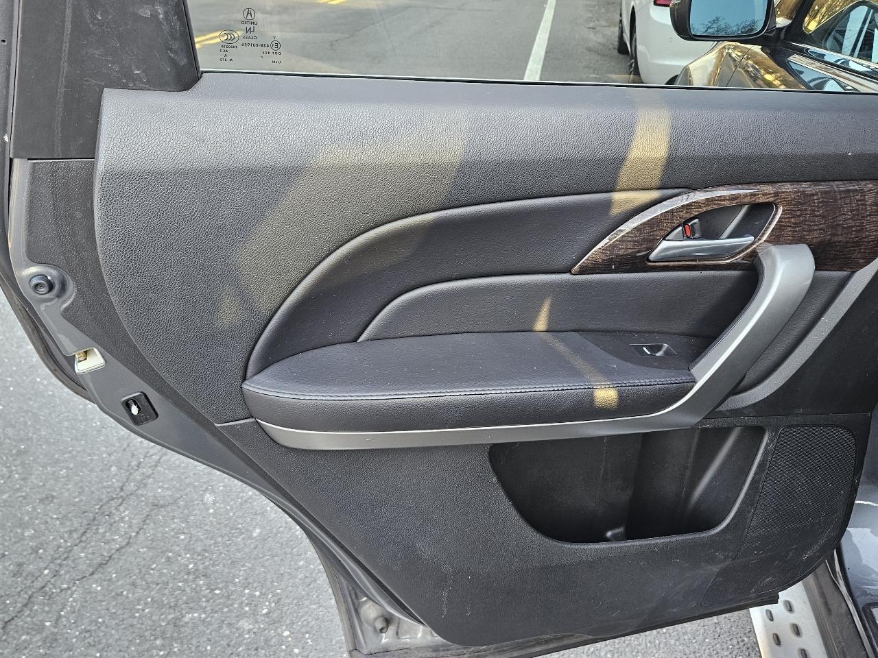 Acura MDX 6-Spd AT w/Tech Package 2012