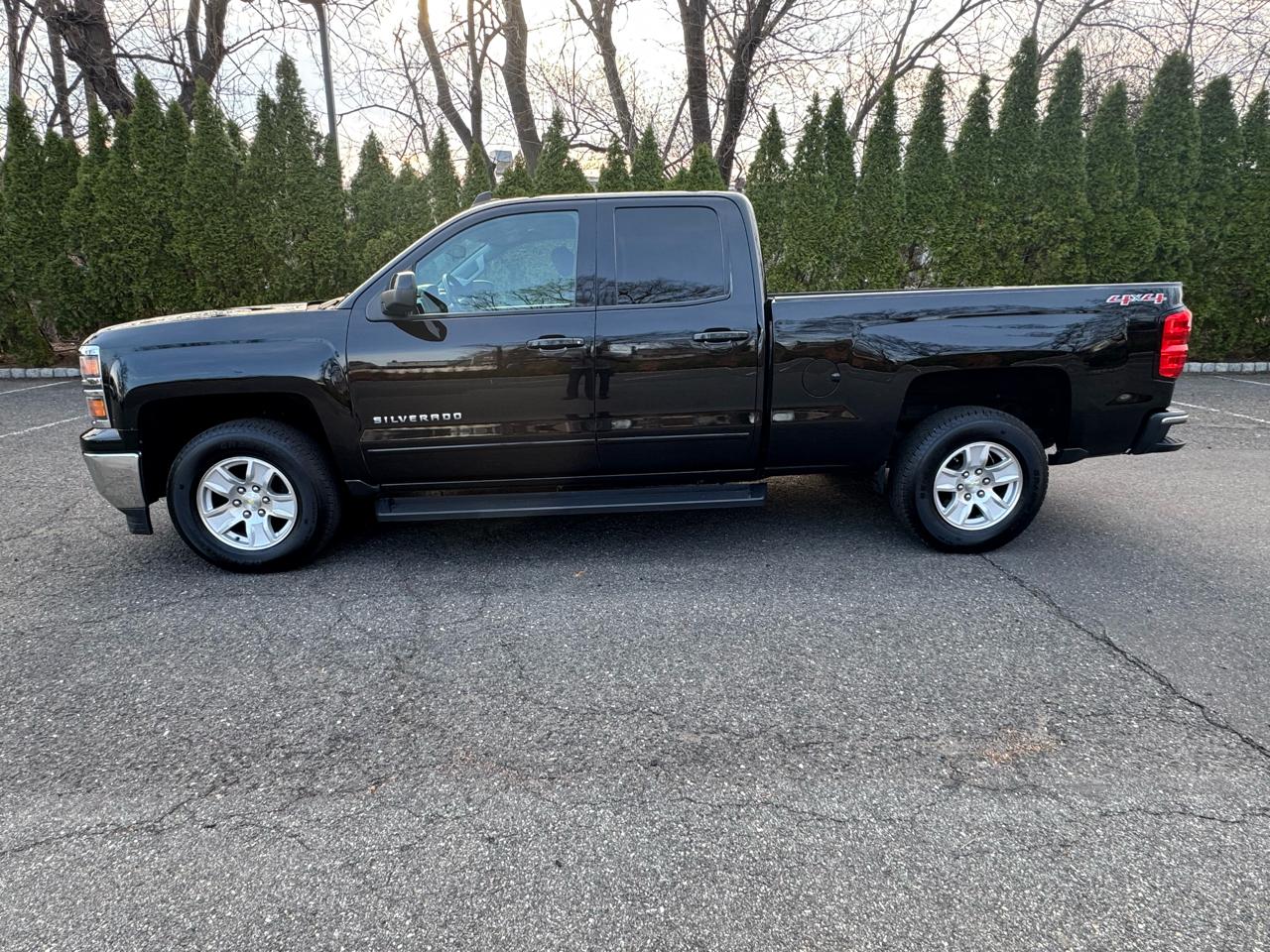 Chevrolet Silverado 1500 Crew Cab 143.5" WB 4WD LT 2015