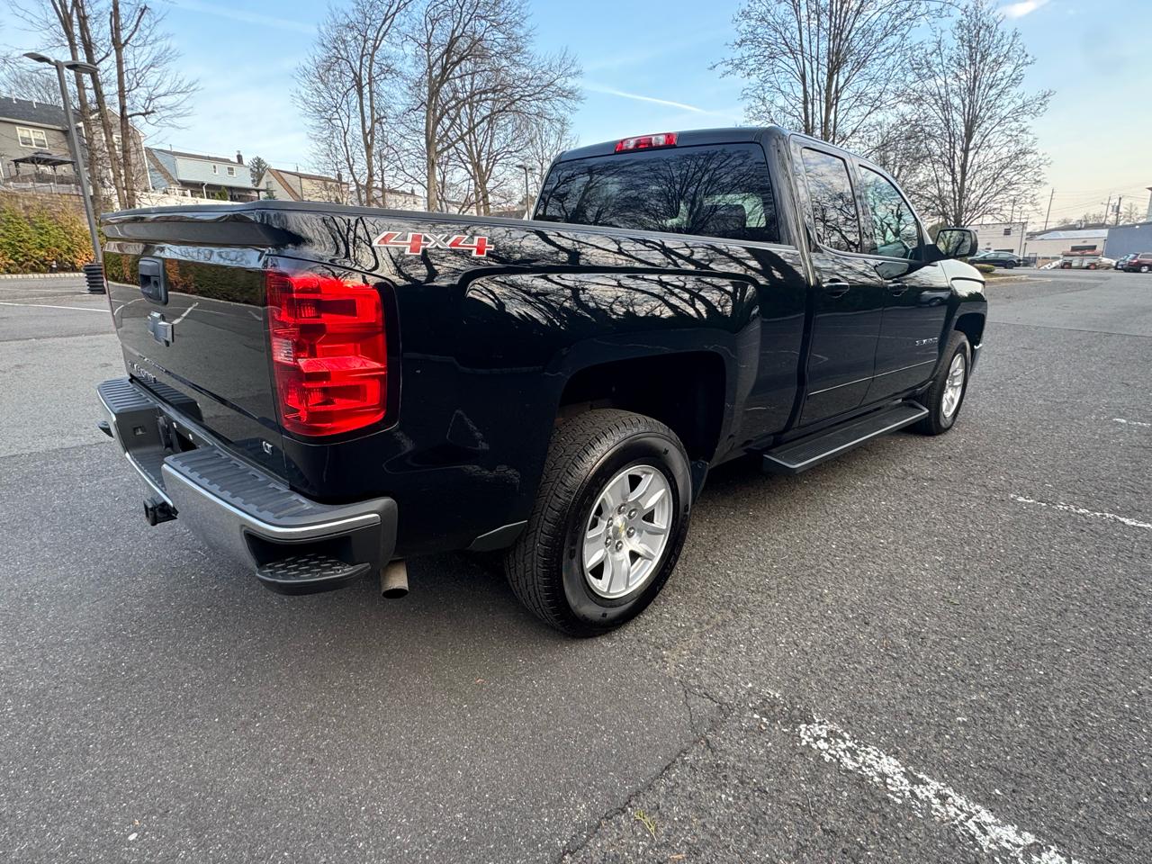 Chevrolet Silverado 1500 Crew Cab 143.5" WB 4WD LT 2015