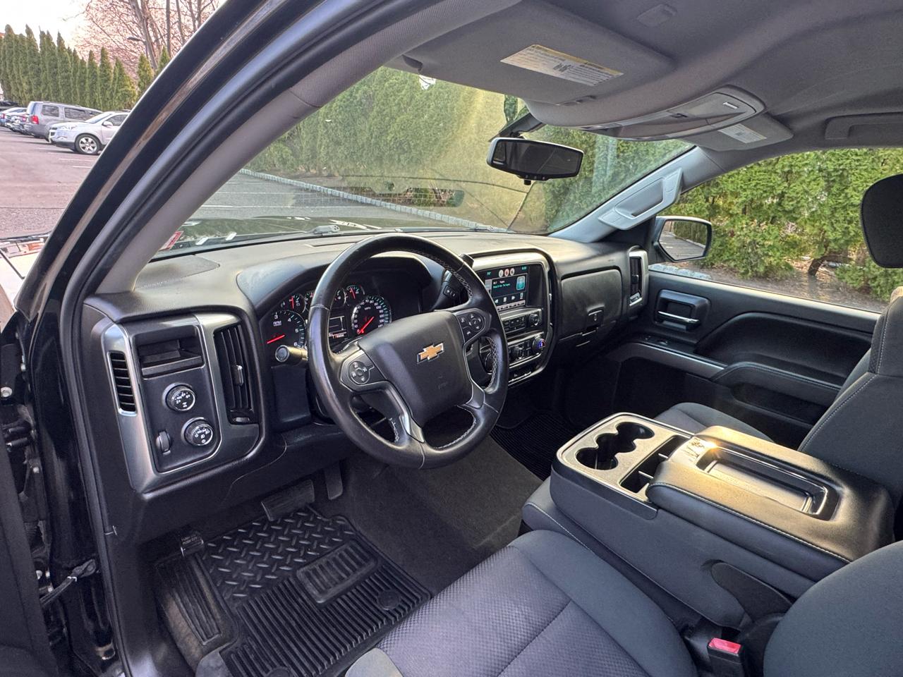 Chevrolet Silverado 1500 Crew Cab 143.5" WB 4WD LT 2015