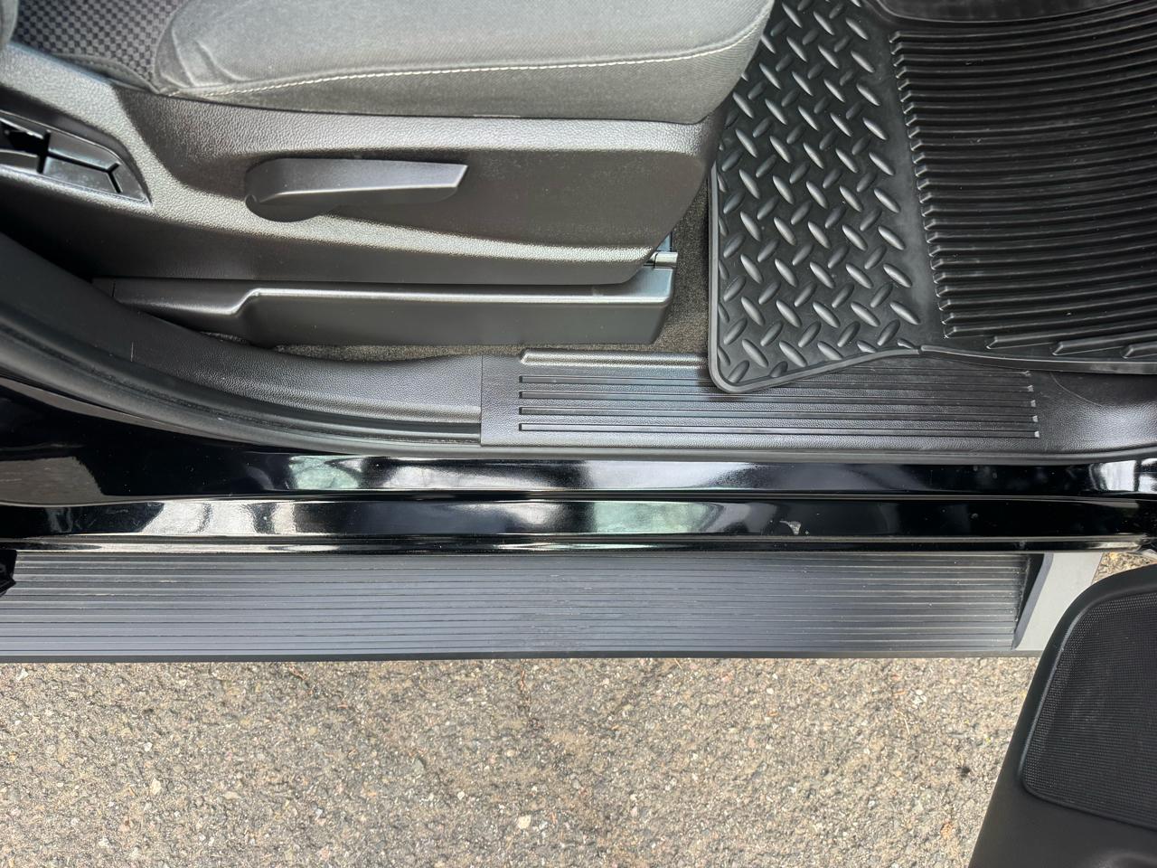 Chevrolet Silverado 1500 Crew Cab 143.5" WB 4WD LT 2015