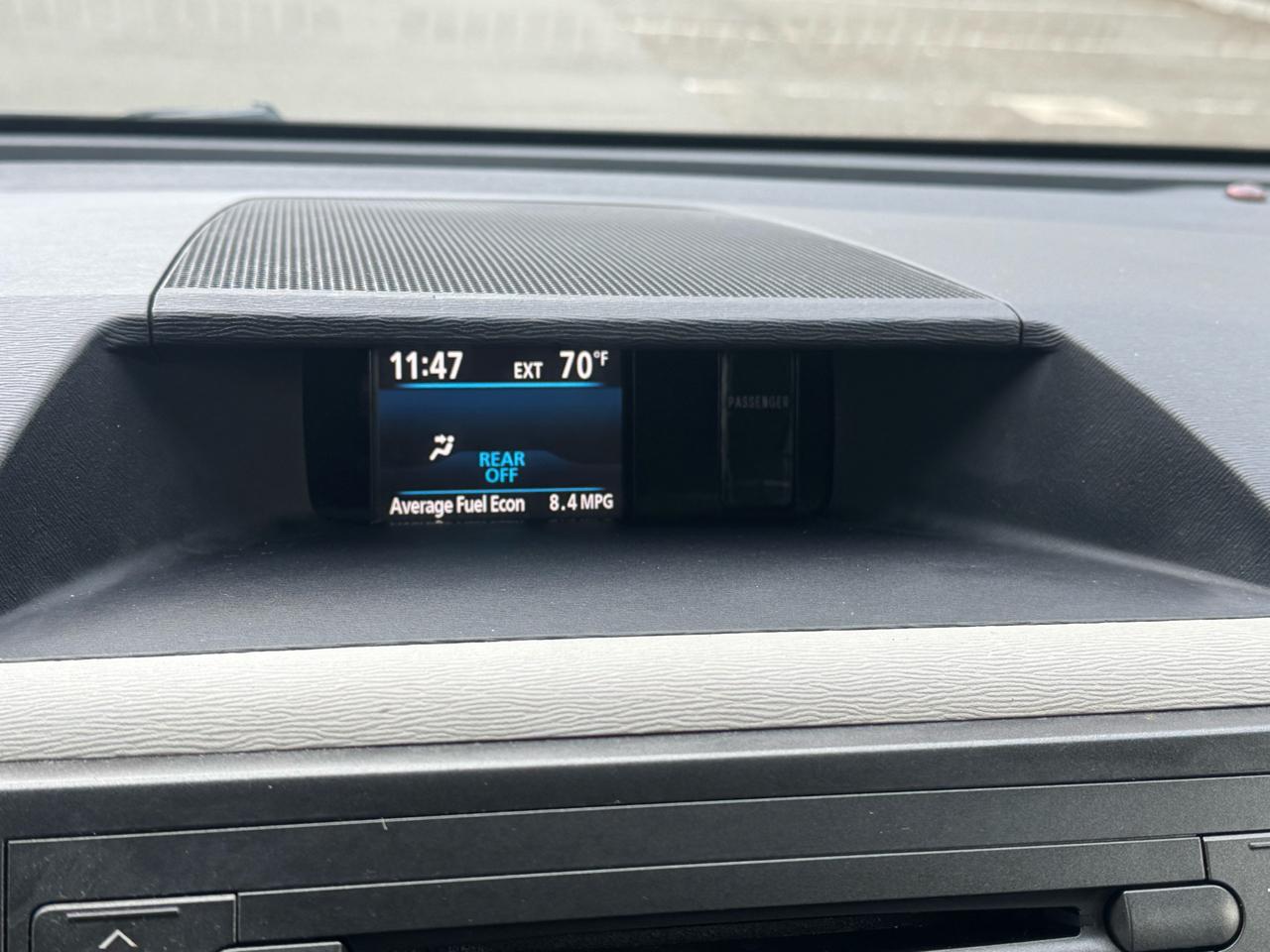 Toyota Sienna Limited 7-Pass V6 2011