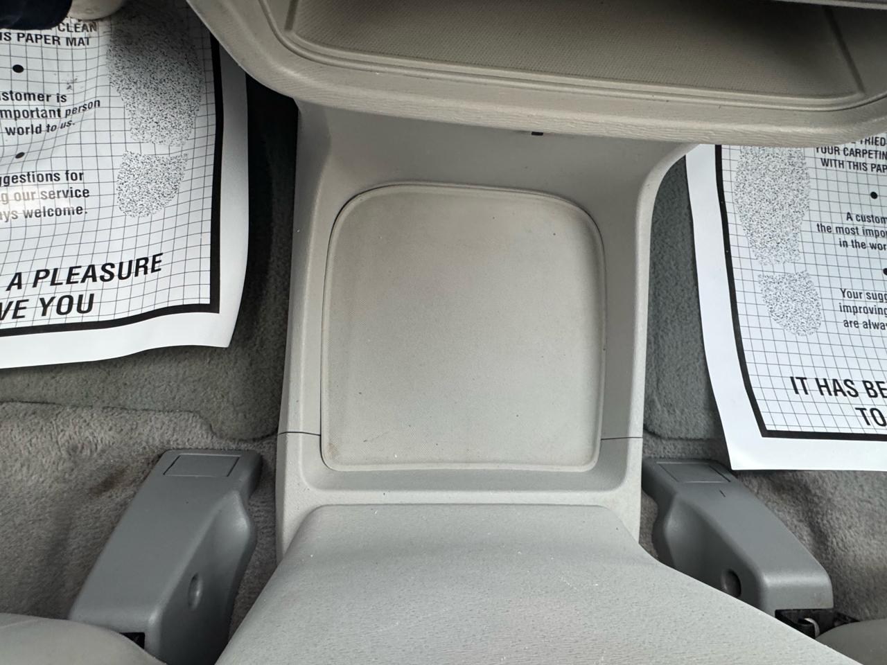 Toyota Sienna Limited 7-Pass V6 2011