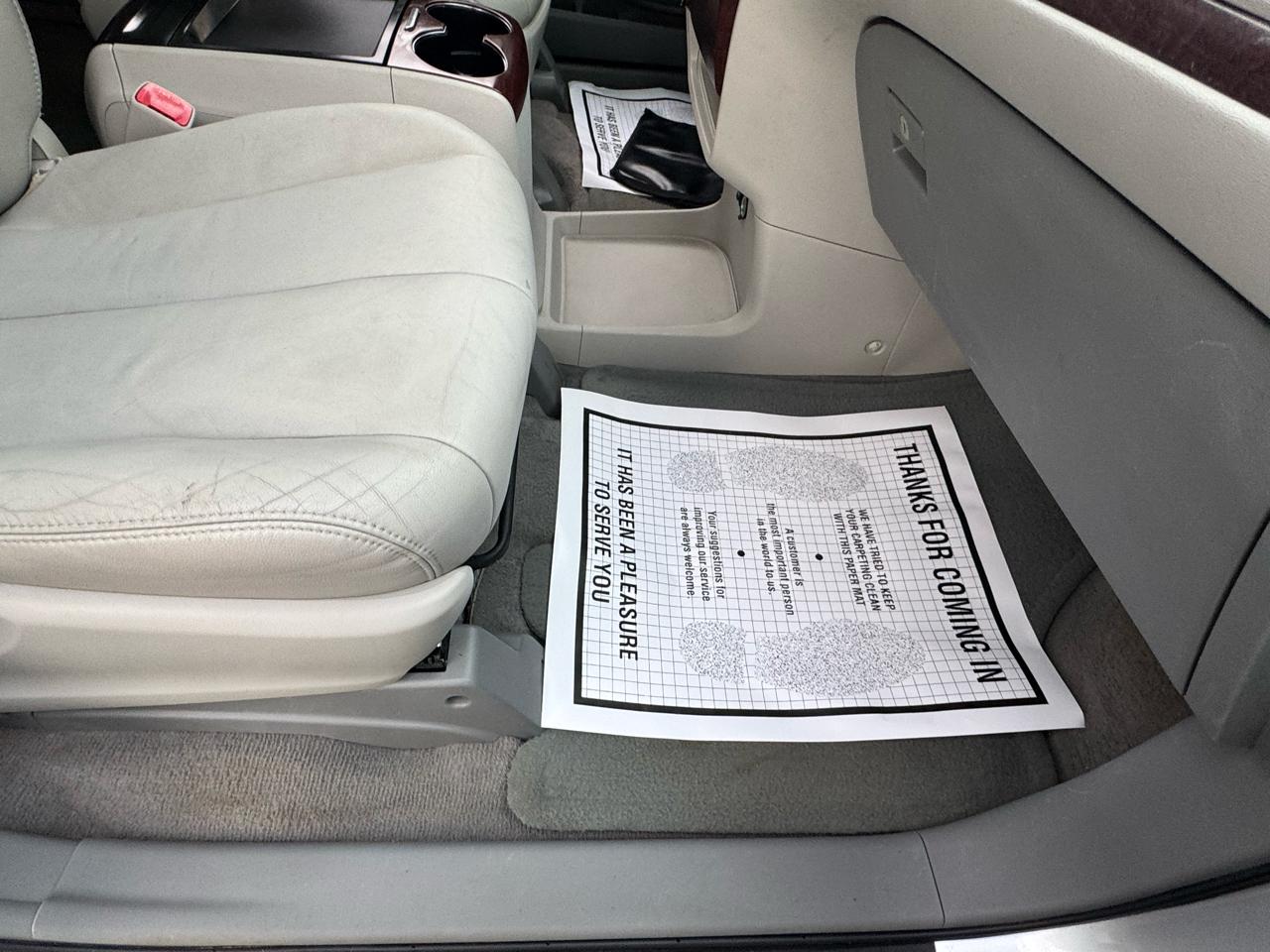 Toyota Sienna Limited 7-Pass V6 2011