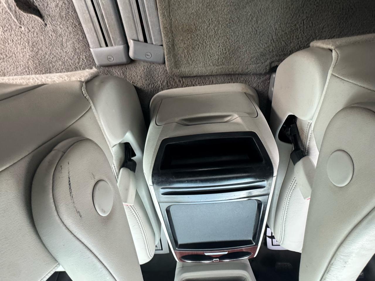 Toyota Sienna Limited 7-Pass V6 2011