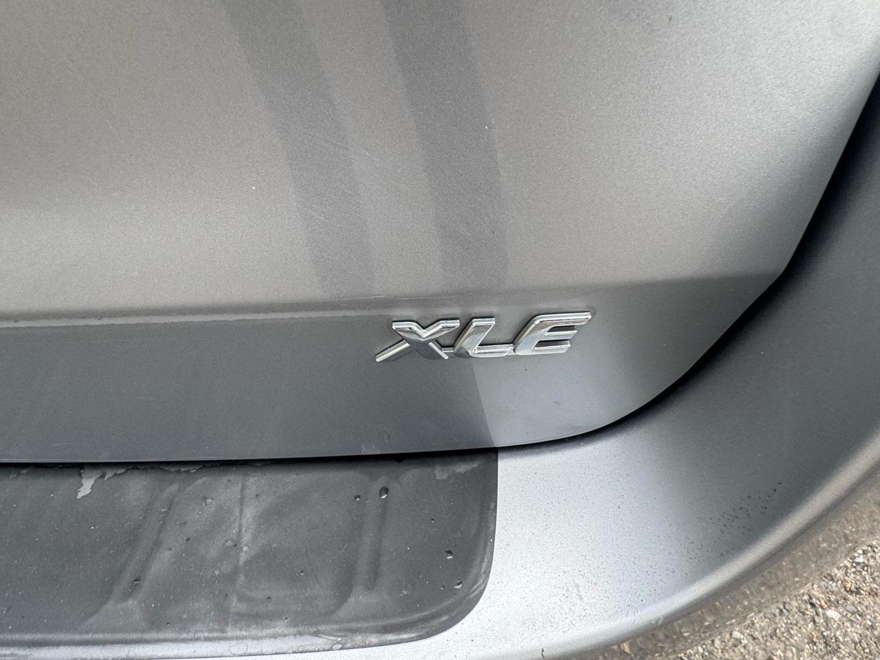 Toyota Sienna Limited 7-Pass V6 2011