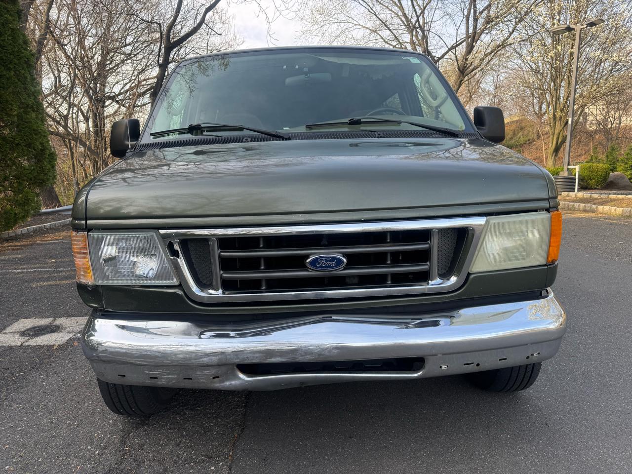 Ford Econoline E-150 XL 2003