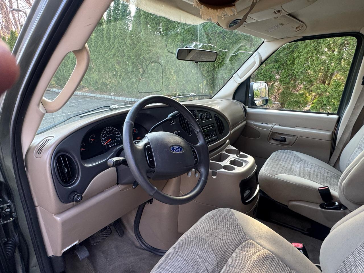 Ford Econoline E-150 XL 2003