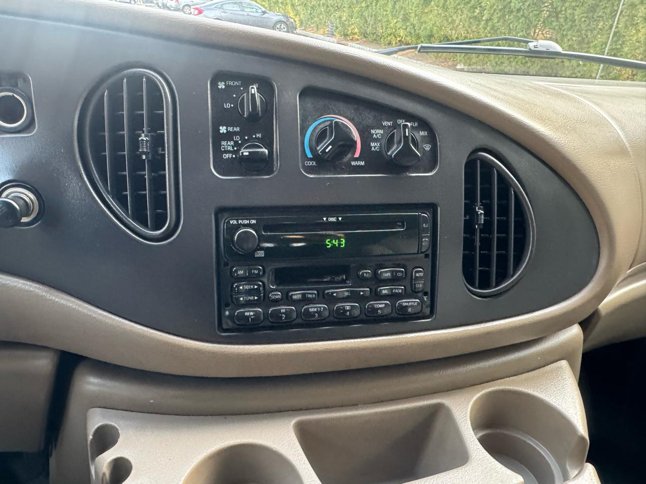 Ford Econoline E-150 XL 2003