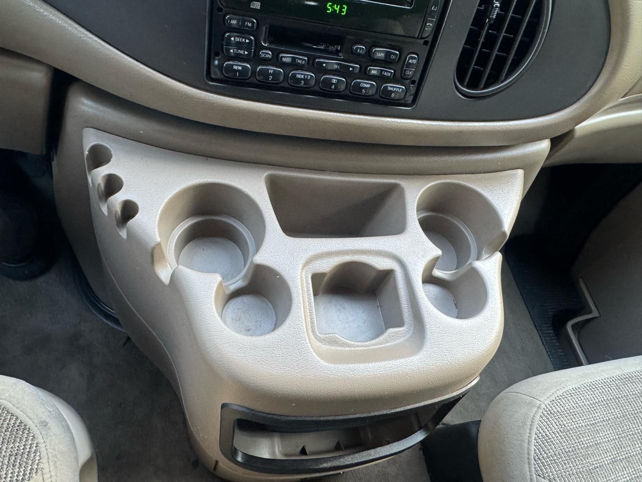 Ford Econoline E-150 XL 2003