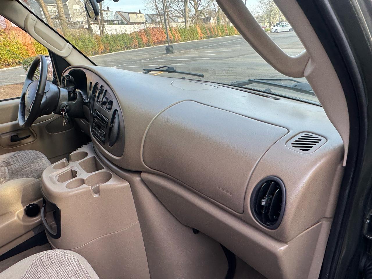 Ford Econoline E-150 XL 2003