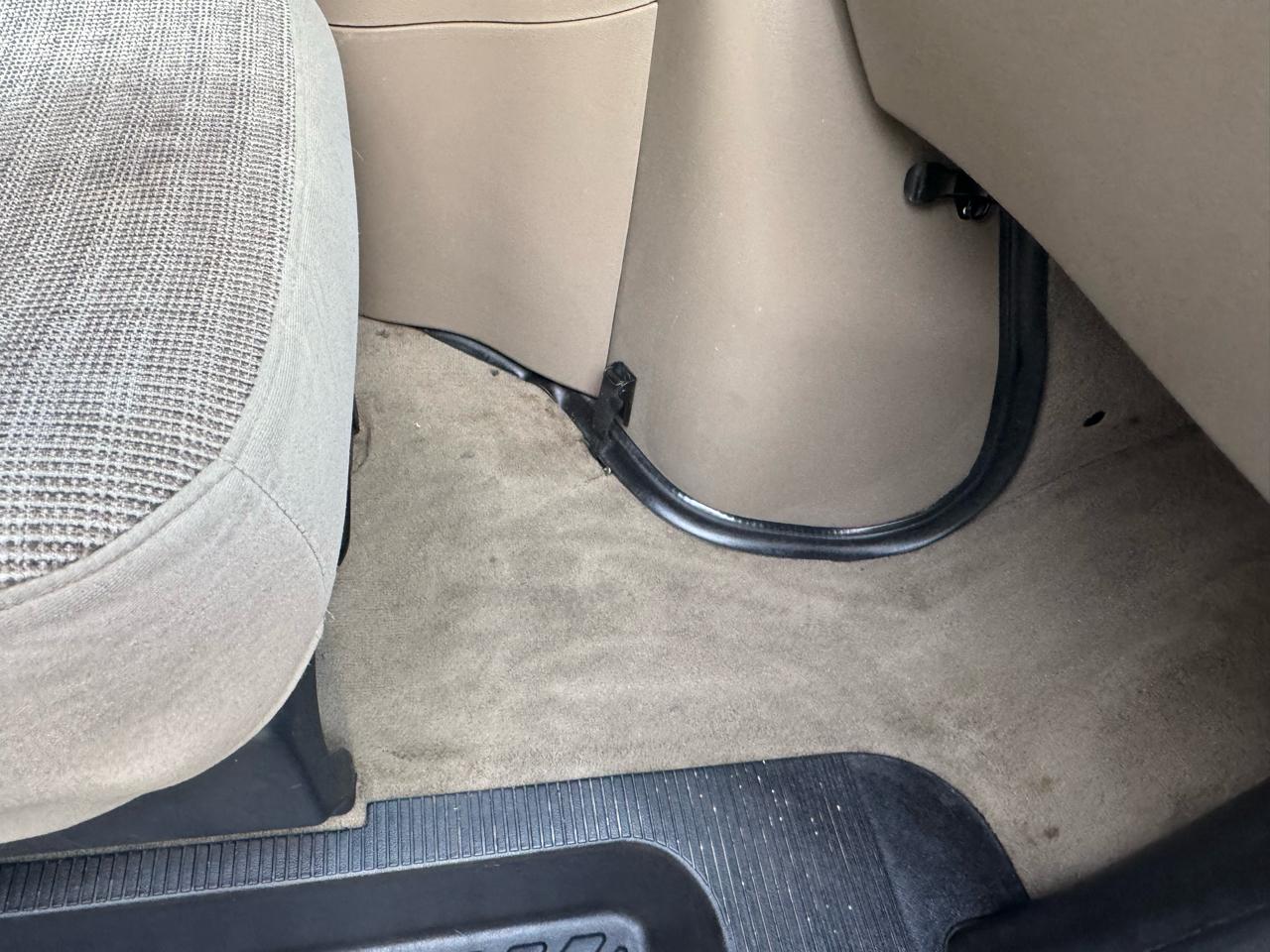 Ford Econoline E-150 XL 2003