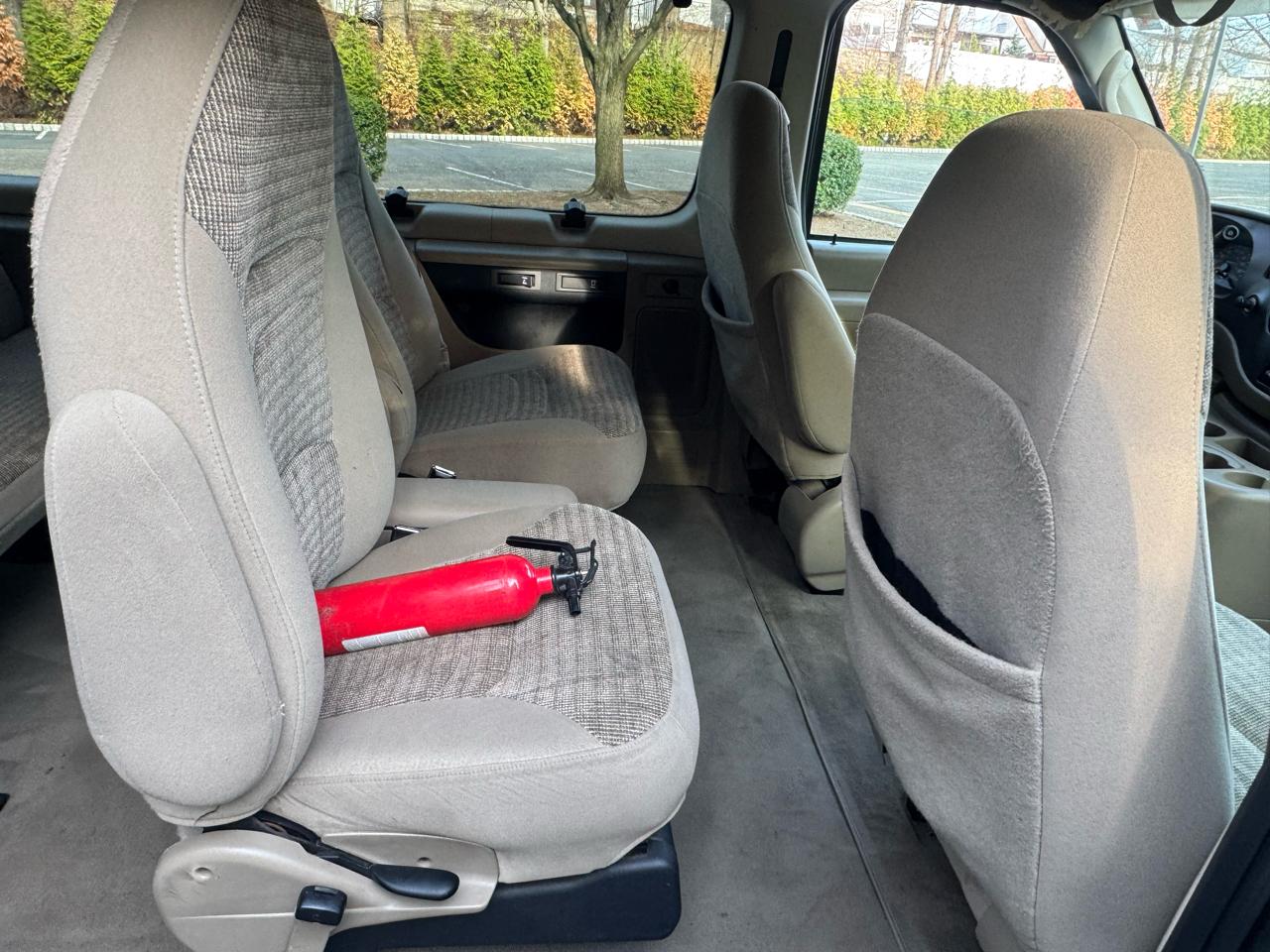 Ford Econoline E-150 XL 2003