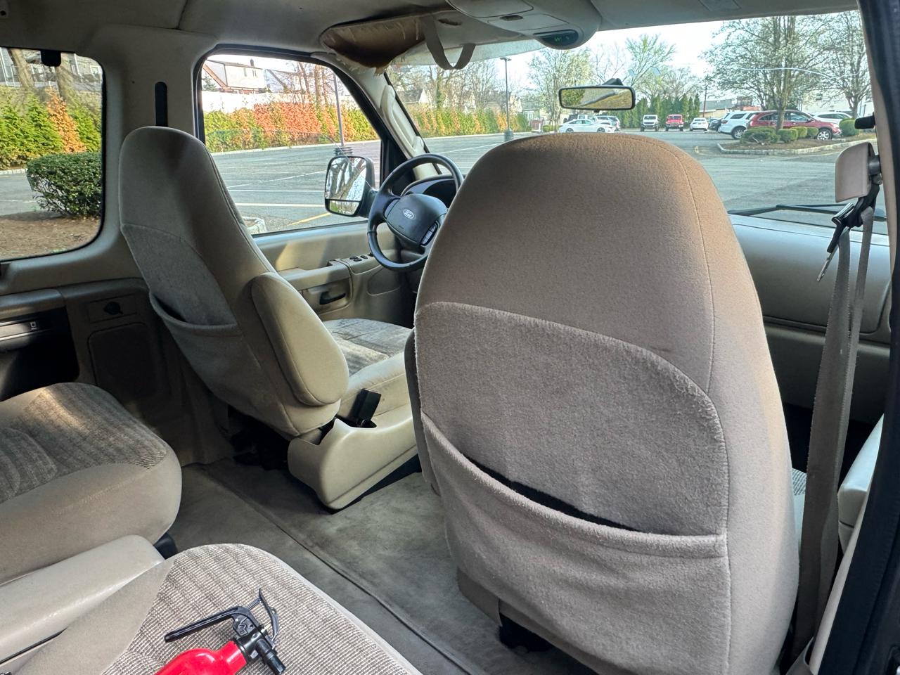 Ford Econoline E-150 XL 2003