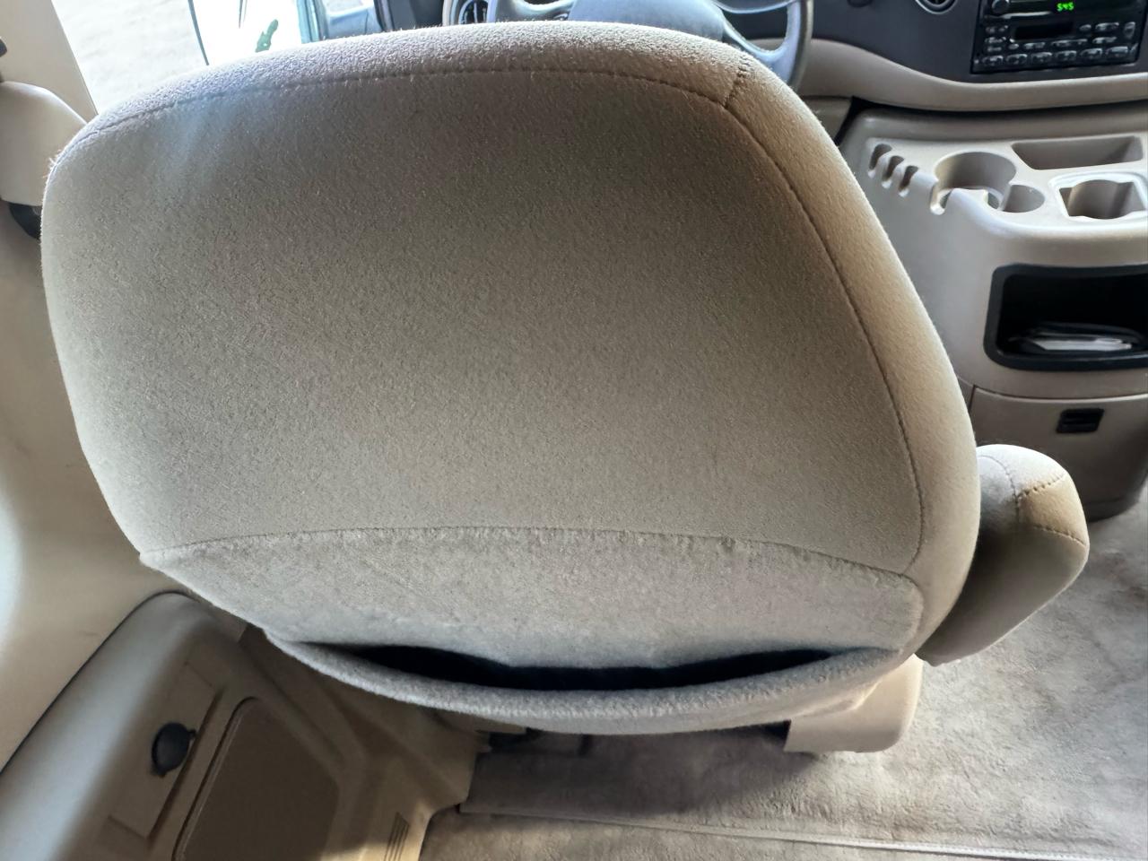 Ford Econoline E-150 XL 2003