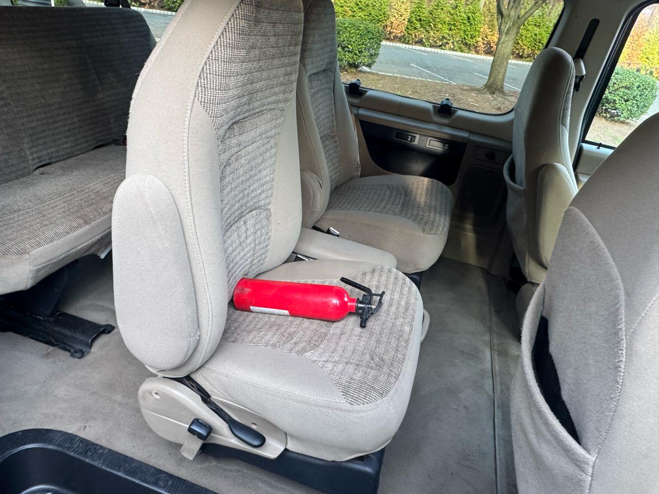 Ford Econoline E-150 XL 2003