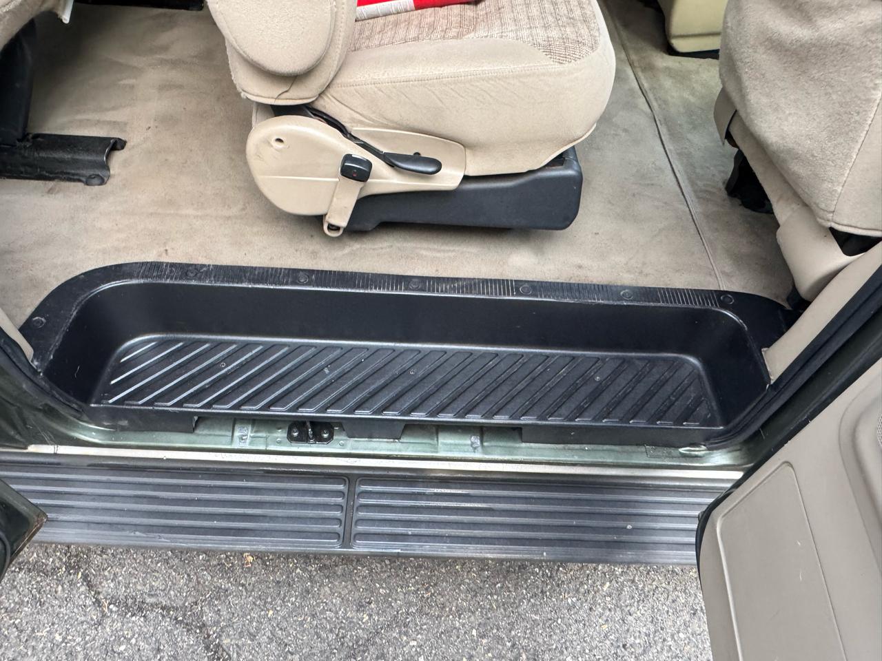 Ford Econoline E-150 XL 2003