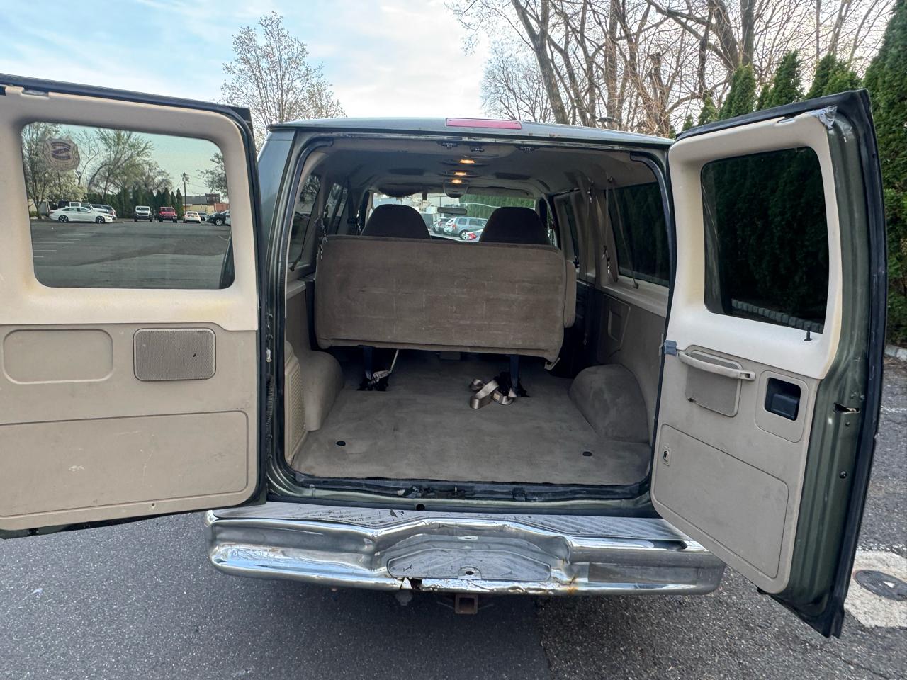 Ford Econoline E-150 XL 2003