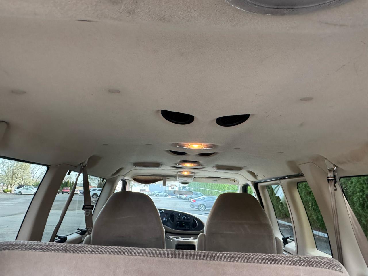 Ford Econoline E-150 XL 2003