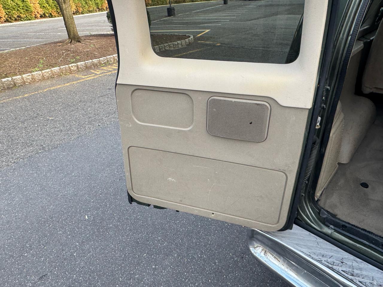 Ford Econoline E-150 XL 2003