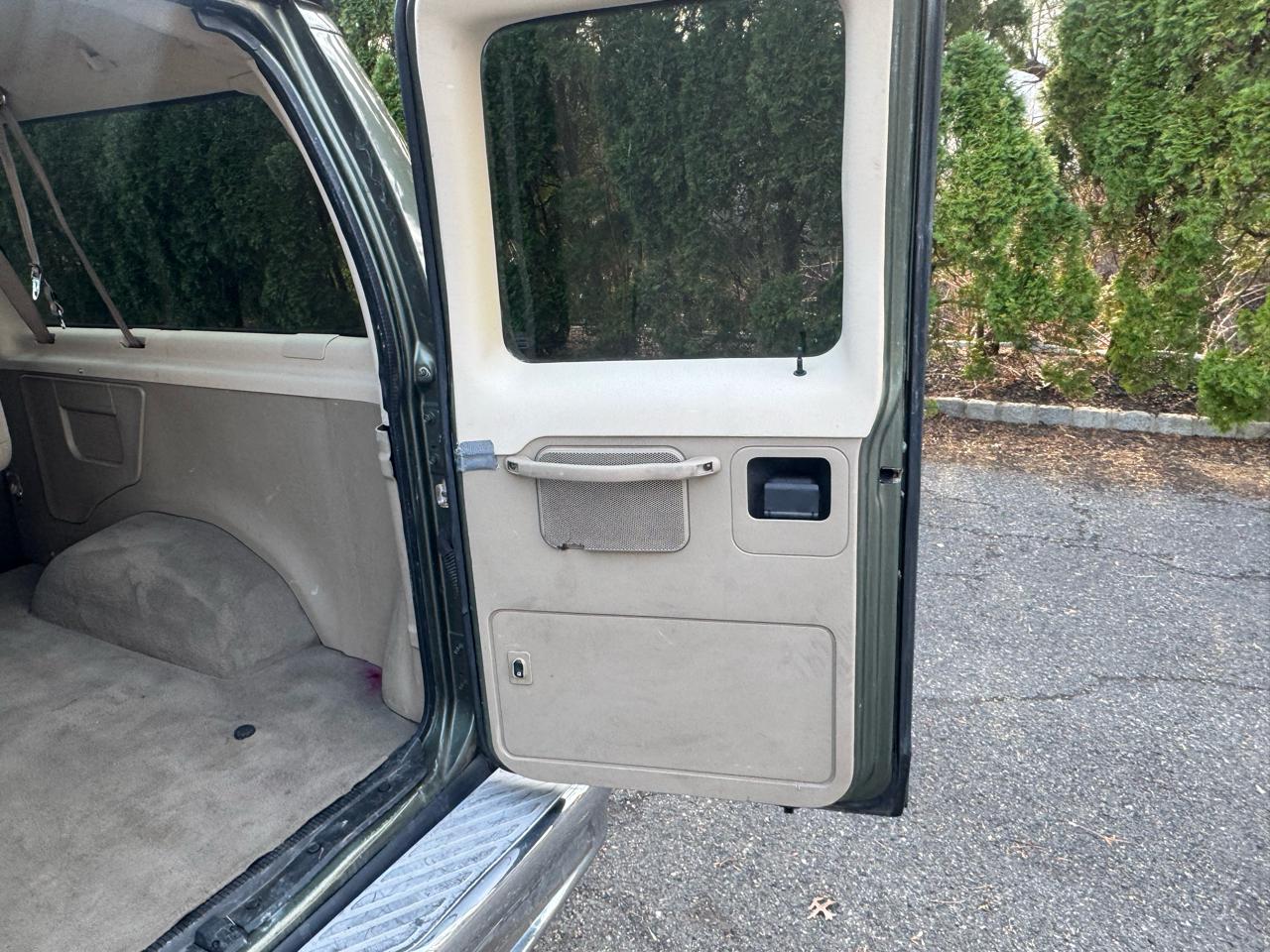 Ford Econoline E-150 XL 2003