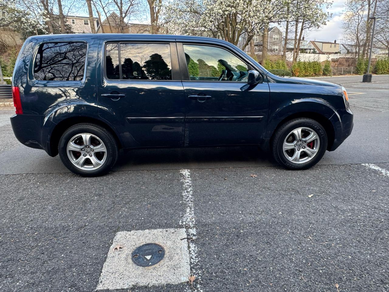 Honda Pilot EX-L 4WD 5-Spd AT 2012