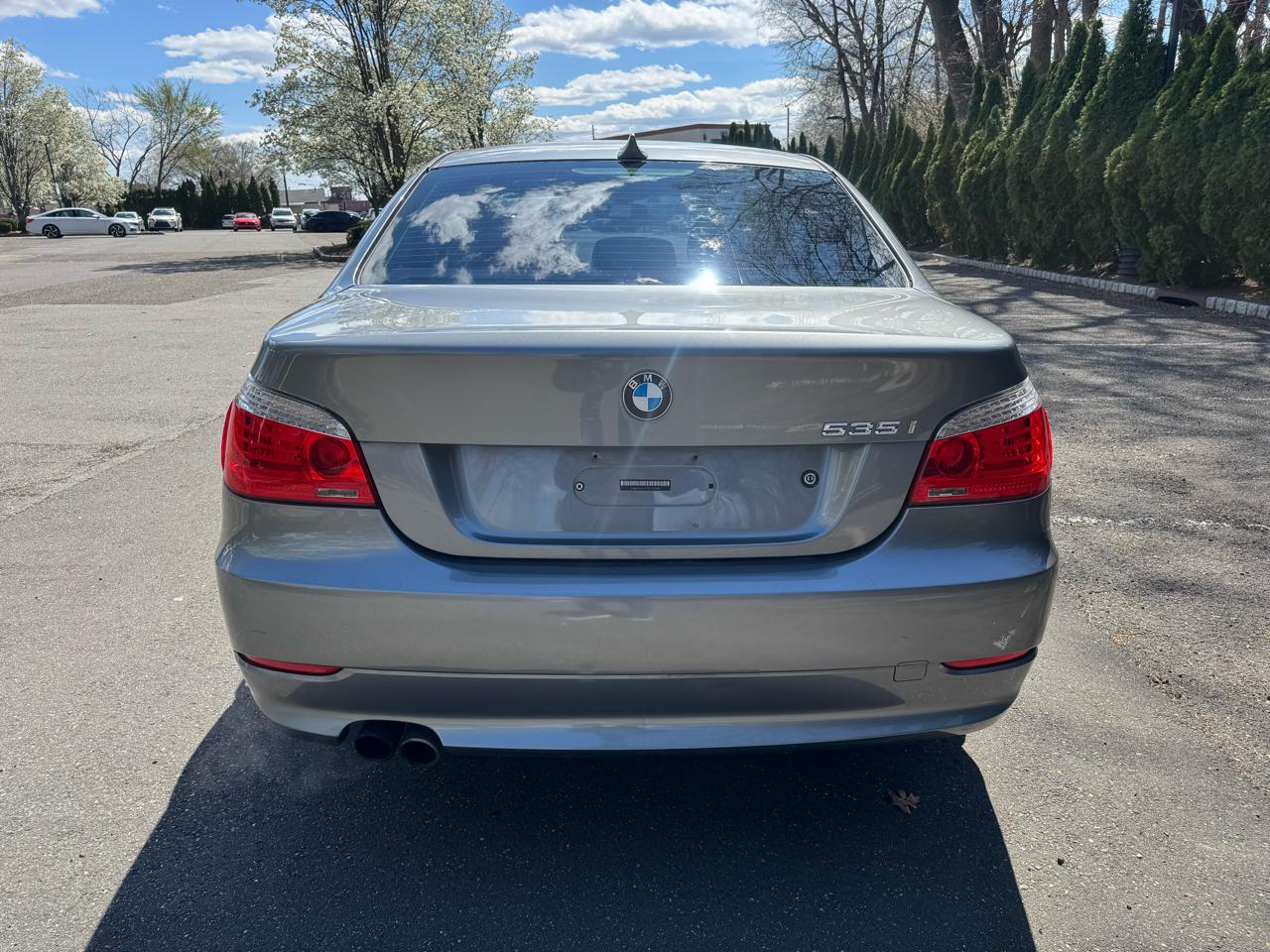 BMW 5-Series 535xi 2010