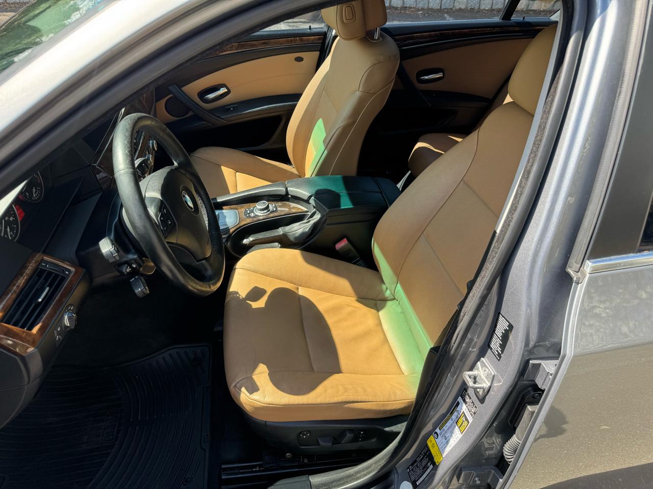 BMW 5-Series 535xi 2010