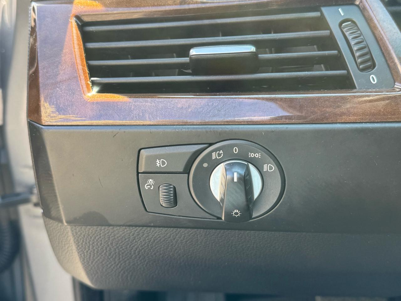 BMW 5-Series 535xi 2010