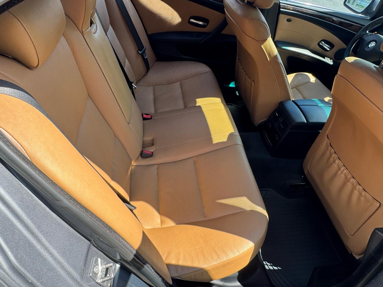 BMW 5-Series 535xi 2010