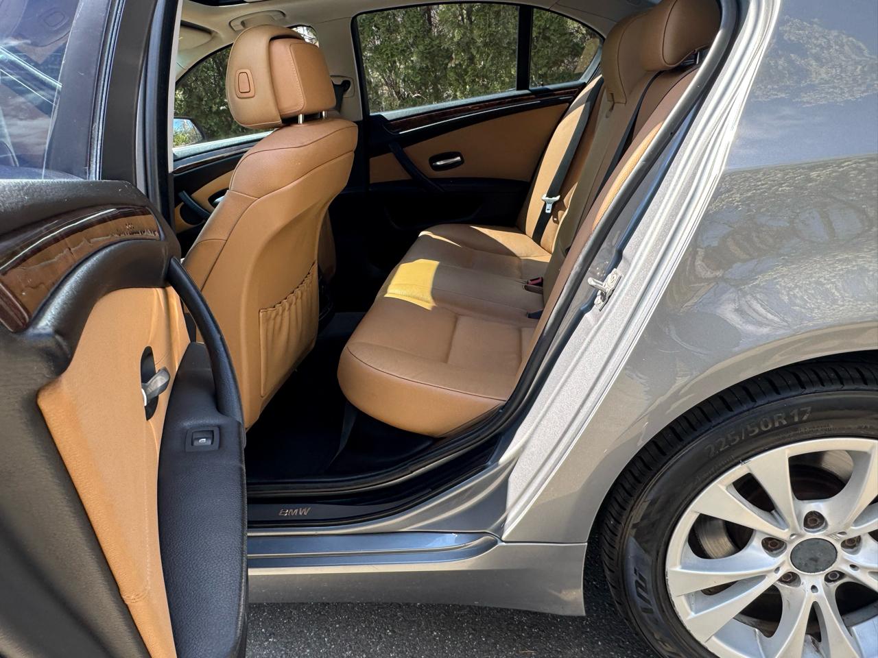 BMW 5-Series 535xi 2010