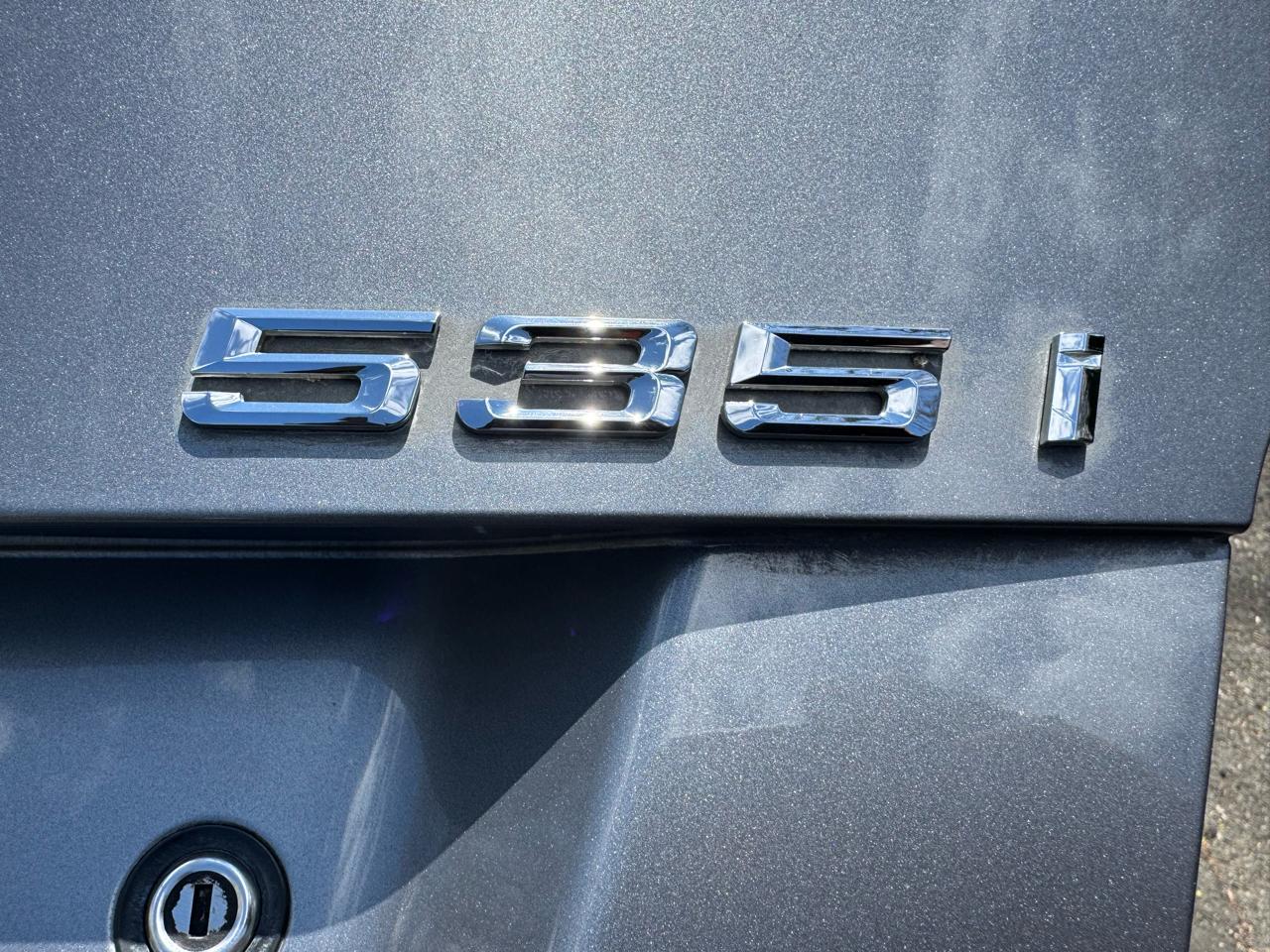 BMW 5-Series 535xi 2010