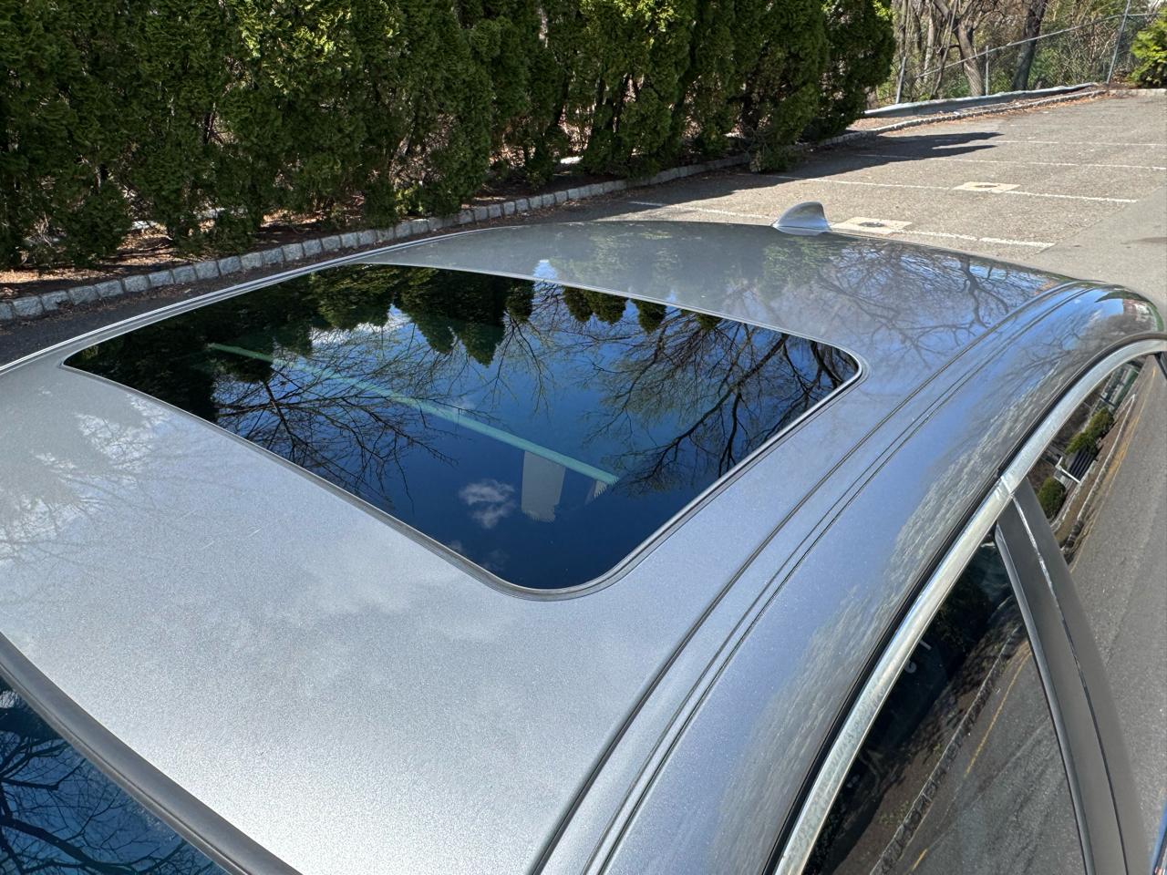 BMW 5-Series 535xi 2010