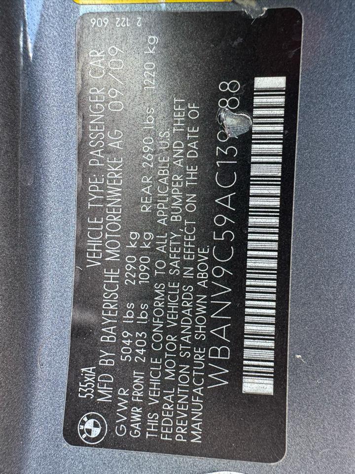 BMW 5-Series 535xi 2010