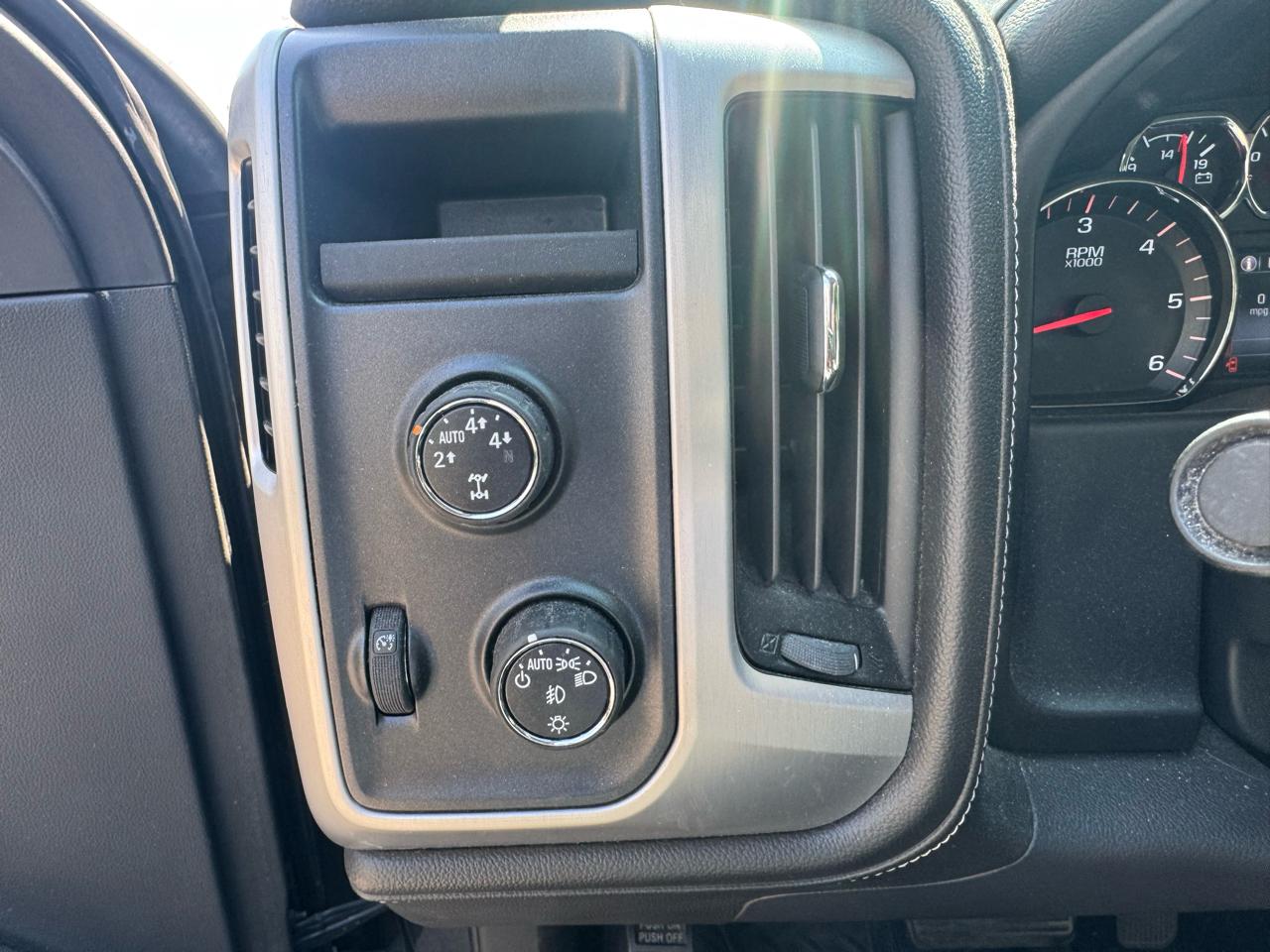 GMC Sierra 1500 4WD Crew Cab 153.0" SLE 2014