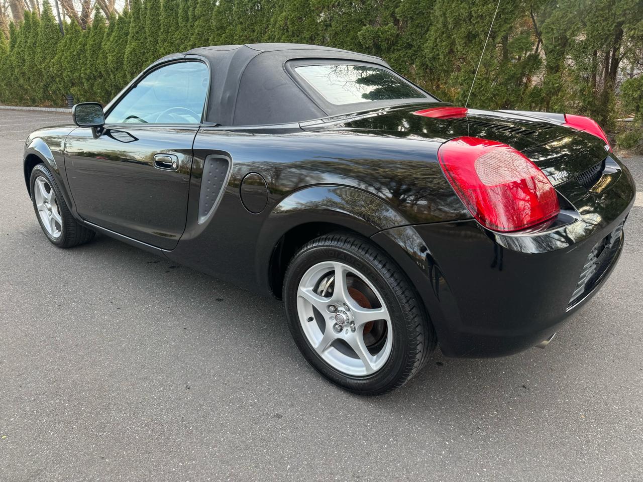 Toyota MR2 Spyder Base 2000